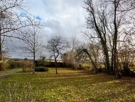 terrain berthecourt - constructible - 700m2 - 75000