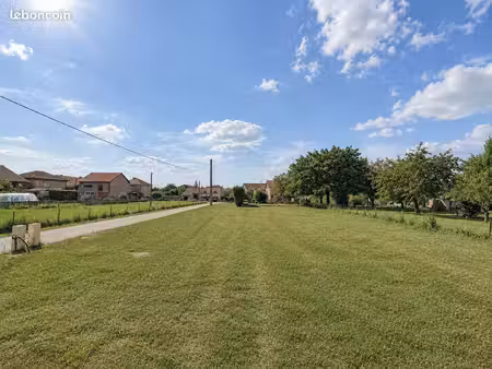terrain viabilisé de 1916 m² – opportunité pour professionnel de l’immobilier
