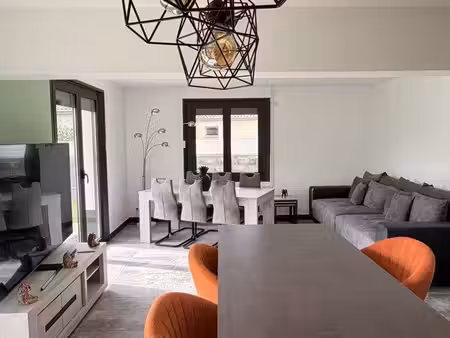 superbe t5 de 145 m² avec terrain privatif  terrasse et garage