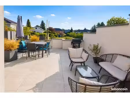 comme une maison: appart atypique 129m2  terrasse 50m2  jardin privé 8ares