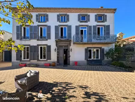 maison 9 pièces 260 m²