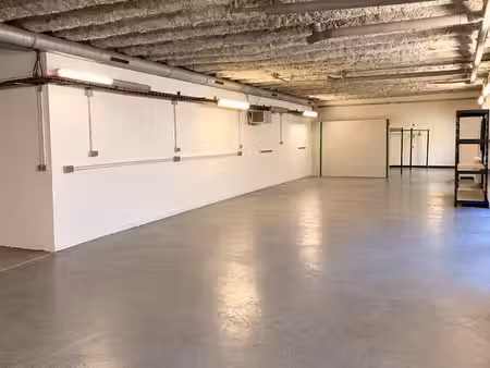 local professionnel de 218 m² – montigny – 2 parkings inclus