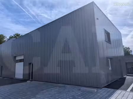 local 205 m²