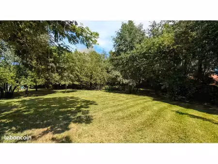 terrain 2 300 m² quiestede