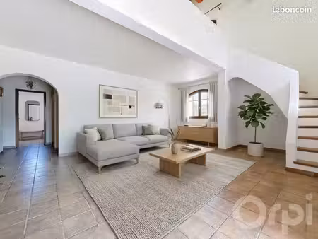 villa 4 pièces 159 m²