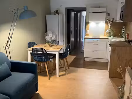 av t1 meublé à 200 mètres de la mer