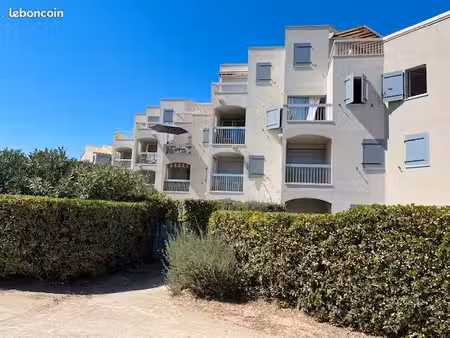 vend très jolie appartement t2 38 m2 aménagé face   les pieds dans l'eau a saint cyprien p