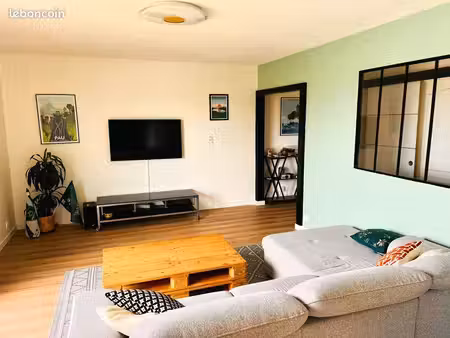 ? pau – t3 meublé 85 m² – 2 chambres – vue pyrénées  balcon & parking privé