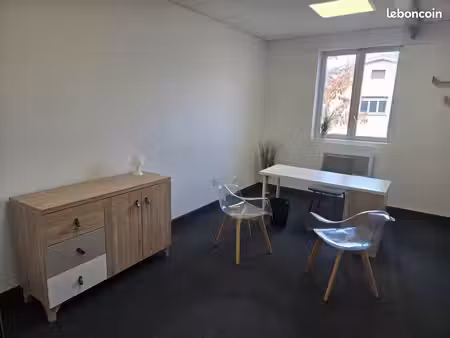 location bureau individuel 20m² à la journée