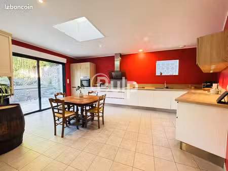 maison 5 pièces 142 m²