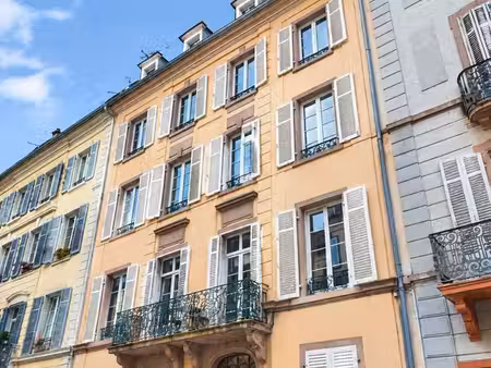 studio 1 pièce 27 m²
