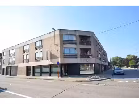 recent gerenoveerd appartement naij centrum roeselare
