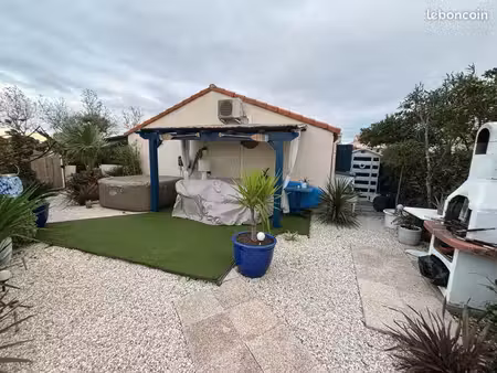 maison au bord de l’étang