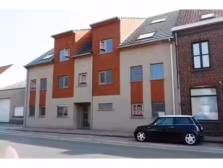 ruim duplex appartement met terras en garage