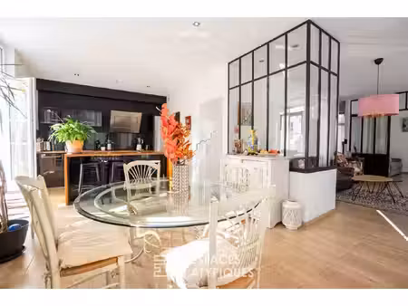 appartement à perpignan : esprit contemporain avec garage et terrasse