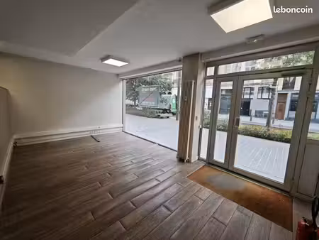 commerce 95 m²