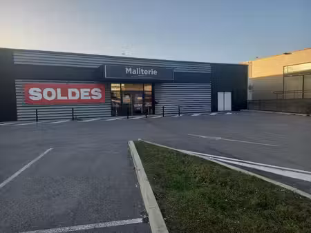 location commerce miserey salines 25480 500m²
