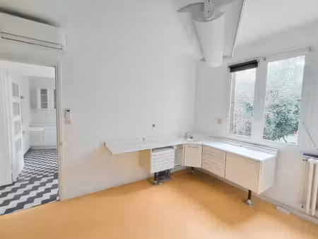 st etienne de fontbellon - local professionel 80m2