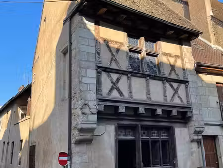 maison médiévale xve s. à colombages  rénovée – autun centre