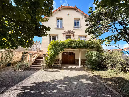 les martres de veyre / maison années 30 avec jardin à vendre !