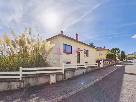a vendre saint-avold: pavillon 5 pièces de plain pied avec jardin et sous sol complet