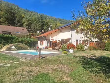 uriage-les-bains belle maison familiale avec piscine  au c