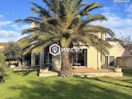 villa d’architecte – élégance  volumes et fonctionnalité sur parcelle arborée de près de 6