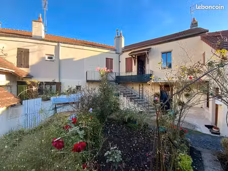 immeuble 11 pièces 180 m²
