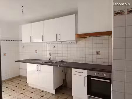 appartement f3 avec terrasse fermée