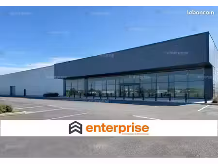 local commercial 2 000 m²