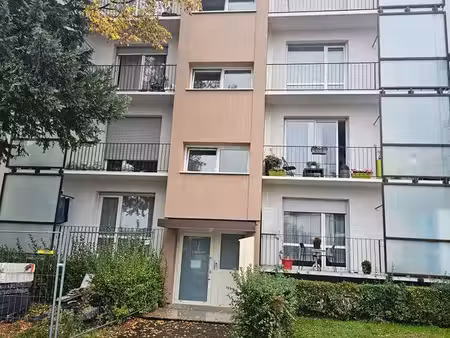 bel f4 lumineux 72 m2-2 balcons - mulhouse bel air au calme