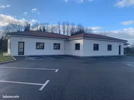 bureaux 180 m² belmont-tramonet