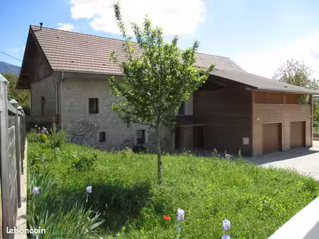 loue un garage 28 m2 yenne