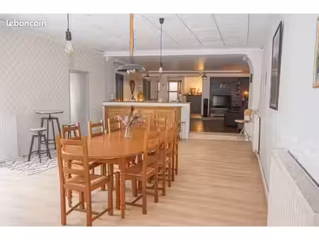 vaste maison de bourg 340 m² avec espace pro – yvré-le-pôlin