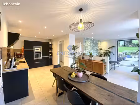 appartement 5 pièces 160 m²