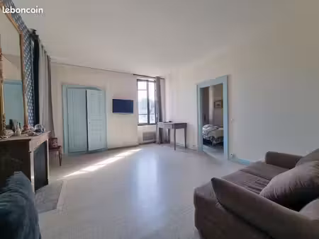 studio 4 pièces 84 m²