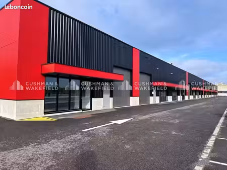 local 147 m²