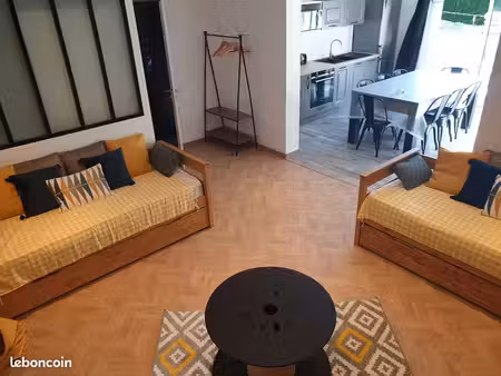 grand studio moderne équipé 40m2 cadre verdoyant dans maison contemporaine 2020