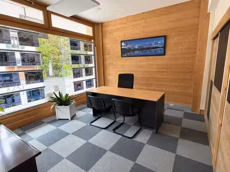 à louer – bureau privatif d’environ 20 m² à argentière