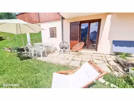 t1 bis rénové  une chambre + lits superposés  col de merdassier  sur les pistes  terrasse 