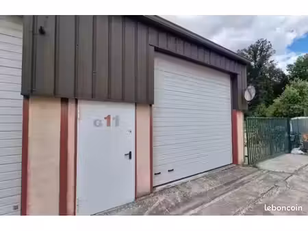 recherche local commercial / atelier (100–200 m²) – activité propre et silencieuse