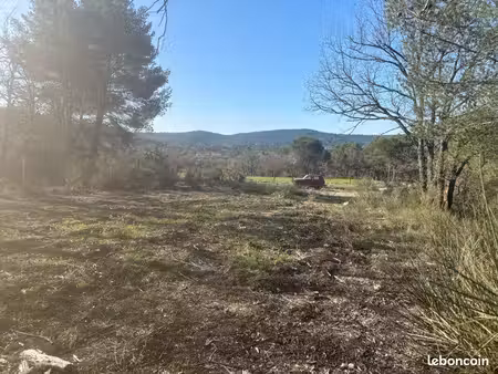 loue emplacement de 500m2 pour véhicule mobile avec eau