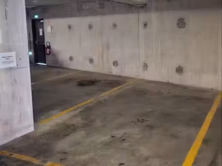 a louer place de parking securisé-pontoise rue de gisors