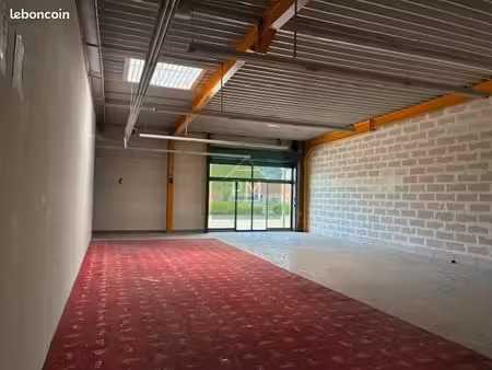 local commercial 300 m² flixecourt