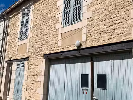 titre : maison de ville – 4 pièces – 70 m² - garage