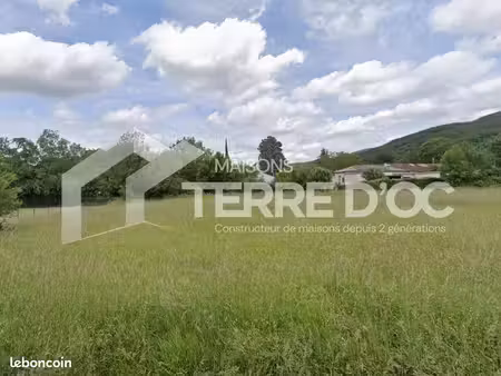 terrain 715 m² dourgne
