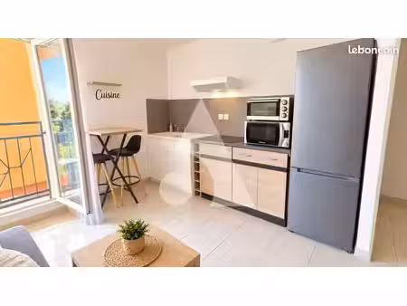 studio 1 pièce 27 m²