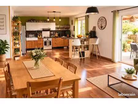 gaillac – maison t5 – 116 m² au sol – 3 chambres de 17 m² chacune + bureau 16m² – terrasse