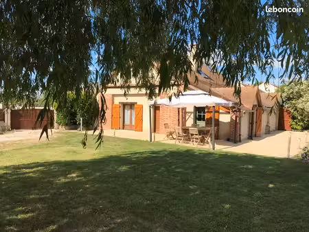 maison familiale 150m2 - terrain 1490m2 avec piscine  garage et cheminée - dpe d
