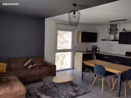 location t3 meublé 66m² avec balcon  parking & garage - face gare bonneville
